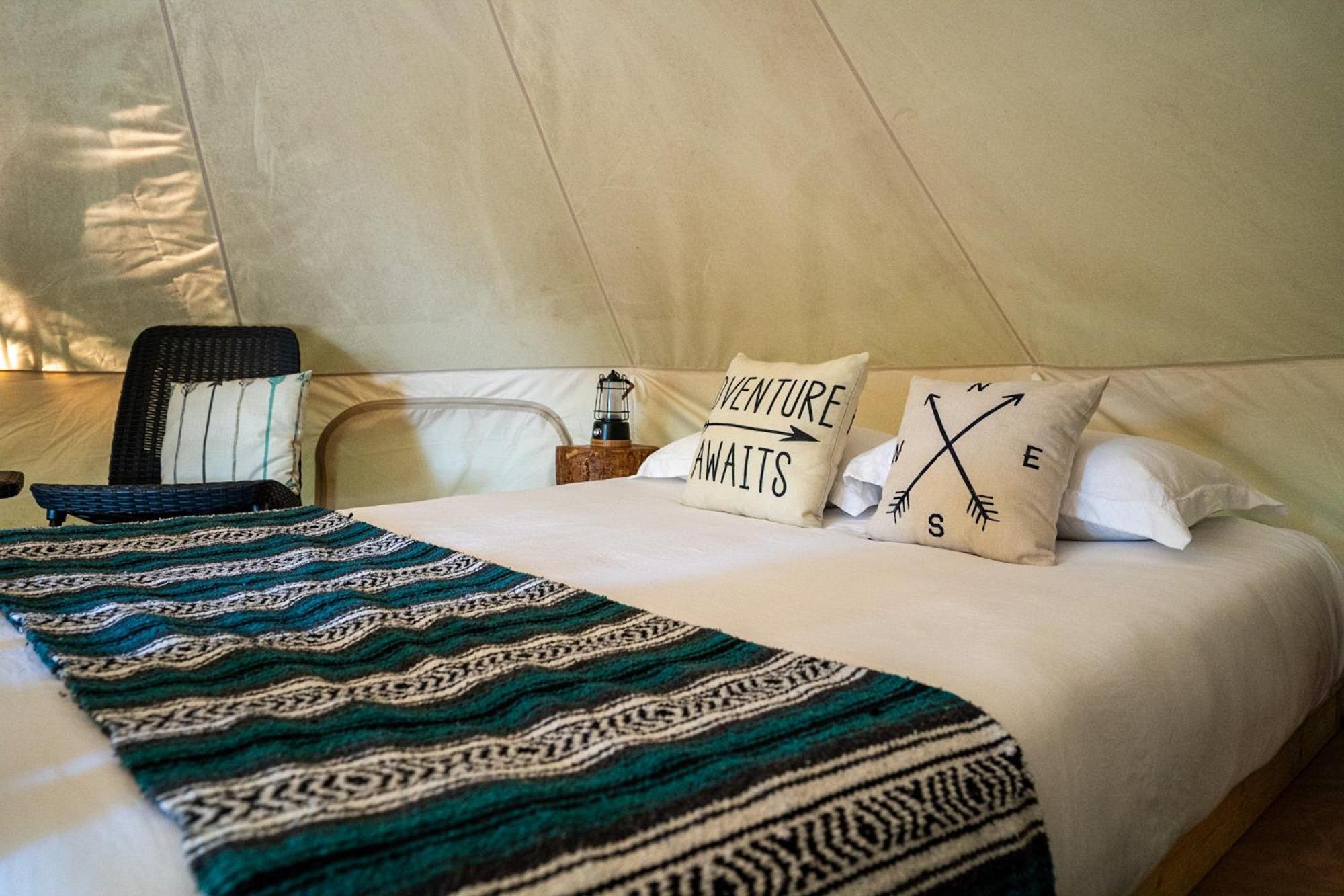 Отель Grotto Getaway Miller Lake Экстерьер фото