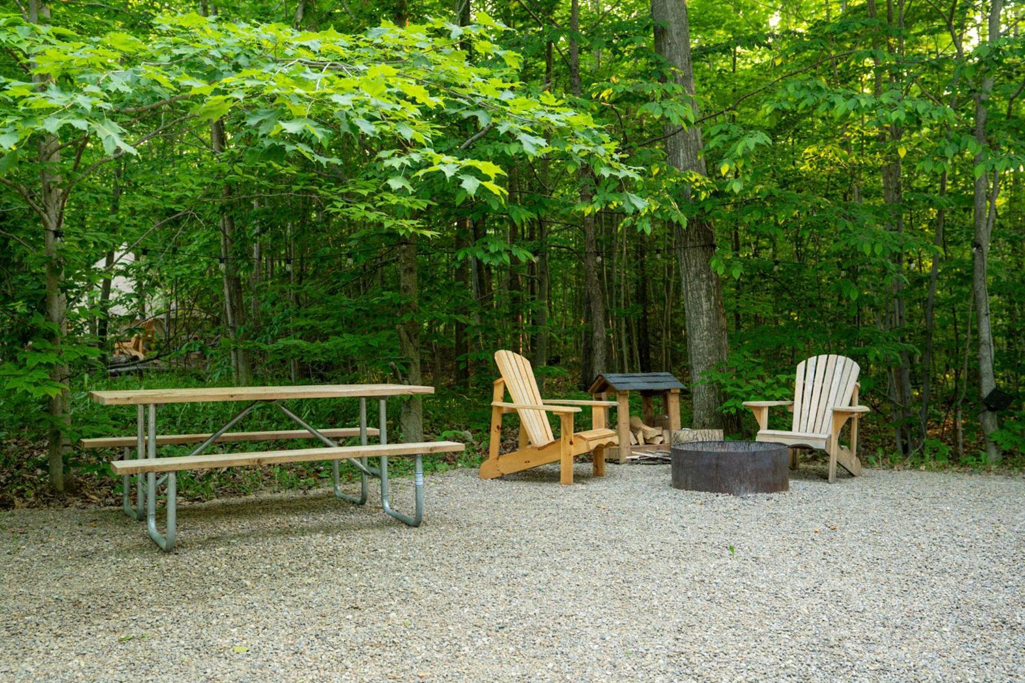 Отель Grotto Getaway Miller Lake Экстерьер фото