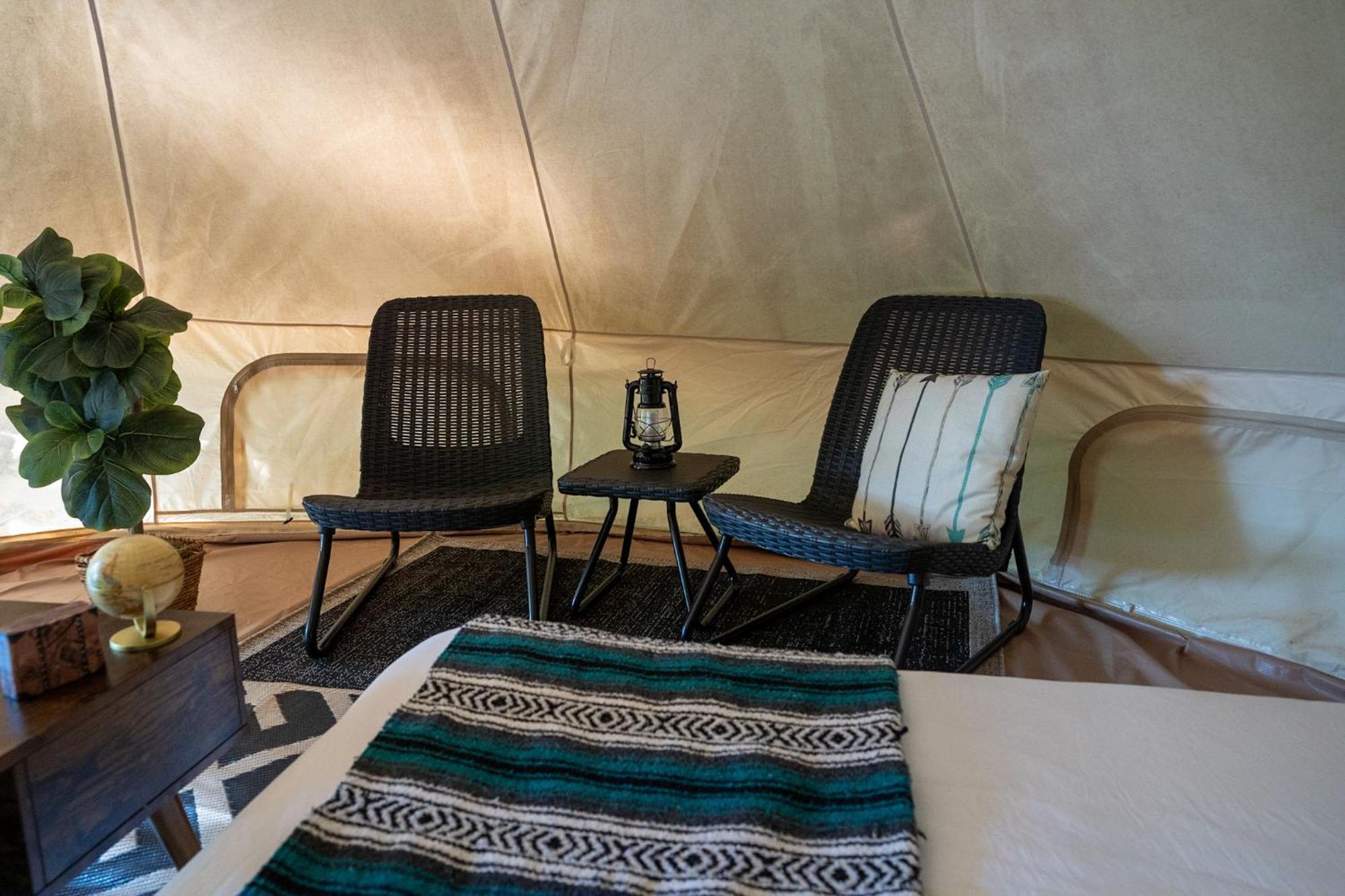 Отель Grotto Getaway Miller Lake Экстерьер фото