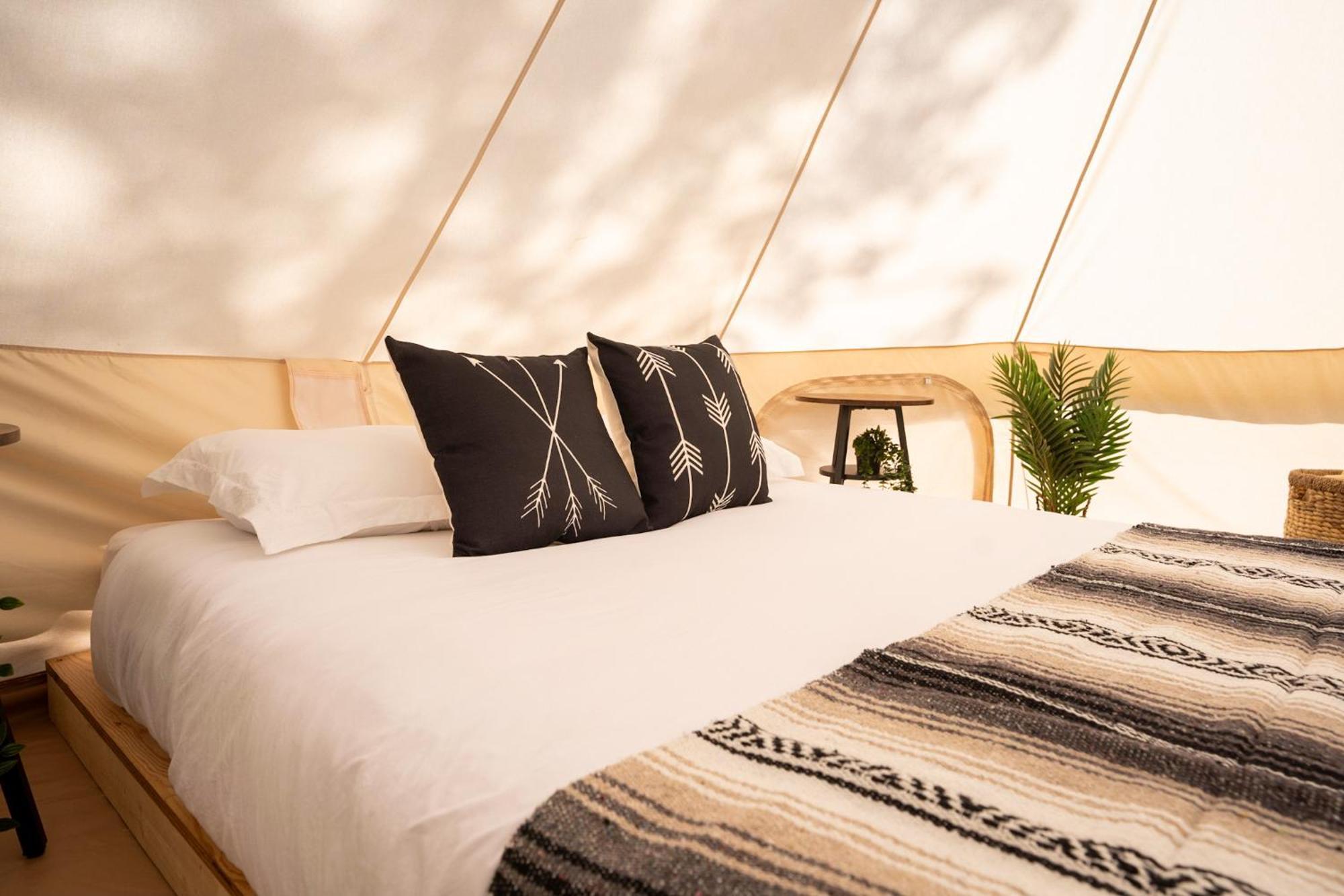 Отель Grotto Getaway Miller Lake Экстерьер фото
